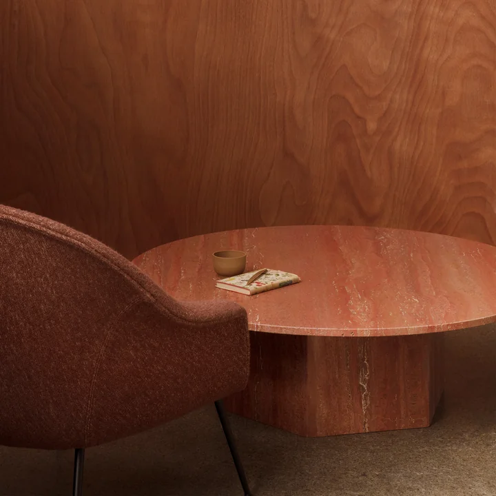 Der Epic Coffee Table in rostrotem Design