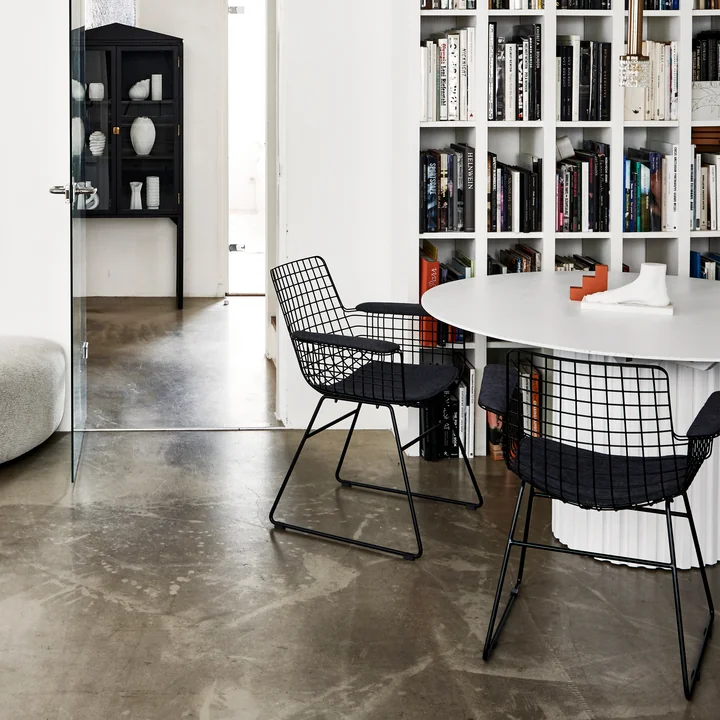 Stilvolles Wohnzimmer mit industriellen Akzenten