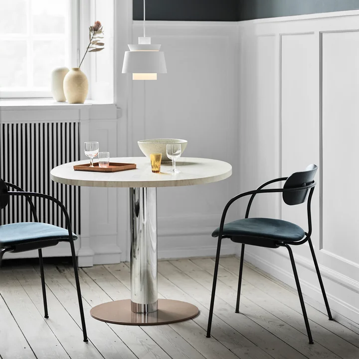 Frühstücksecke mit kleiner Pendelleuchte