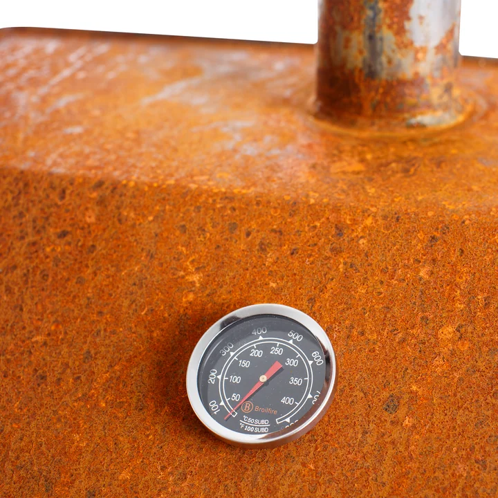 Das eingebaute Thermometer des Outdoor Stahlofen XL von Weltevree