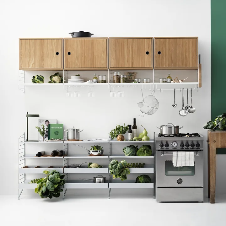Das Pocket Wandregal von String als Küchenreal