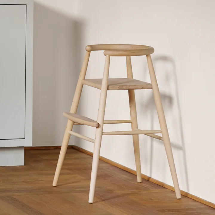 Der ND54 Kinder-Hochstuhl von Nanna und Jørgen Ditzel für Carl Hansen
