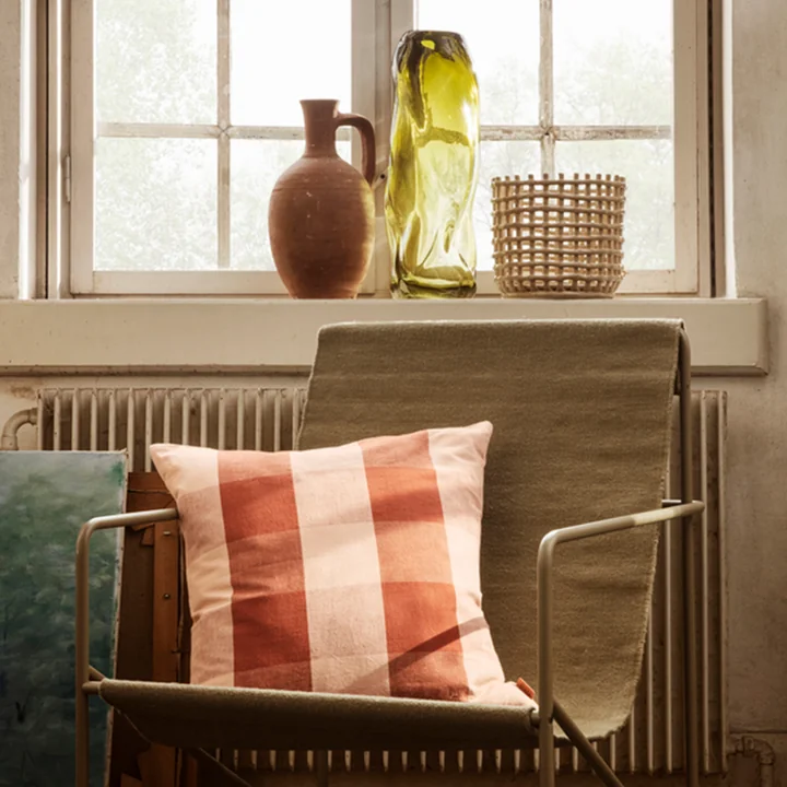 Grand Kissen von Ferm Living in rosa / rostrot