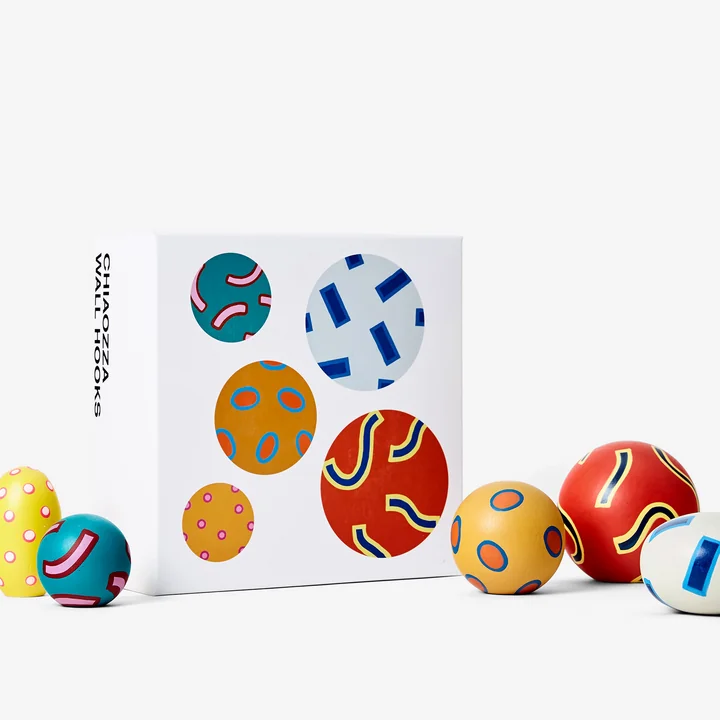 Die Chiaozza Wandhaken von Areaware mit Verpackung