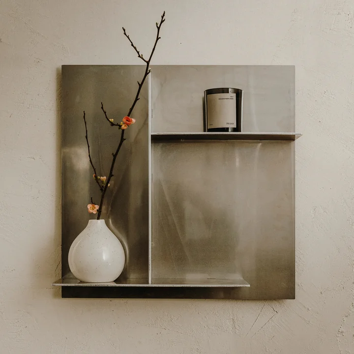 Rivet Typecase Wandablage von Frama in Aluminium