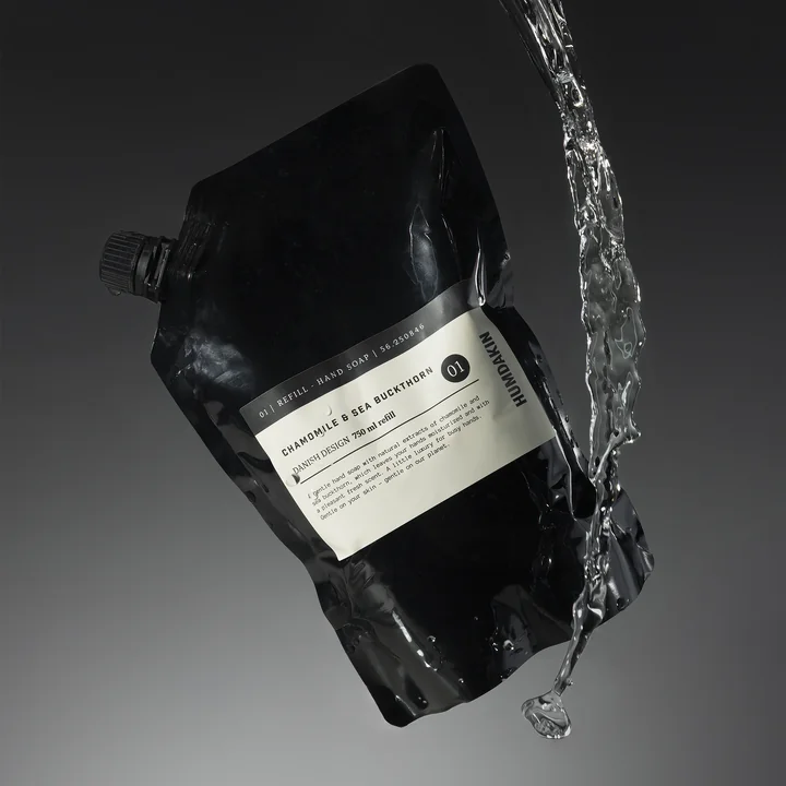 Das Nachfüllpack Handseife von Humdakin schützt die Umwelt vor mehr Verpackungen