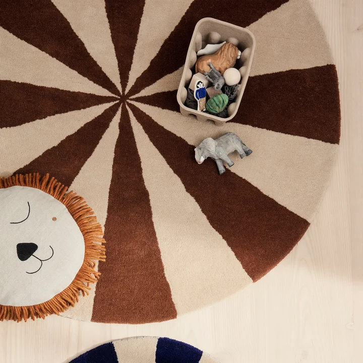 Arch Getufteter Teppich vom Ferm Living in der Ausführung ziegelrot / off-white