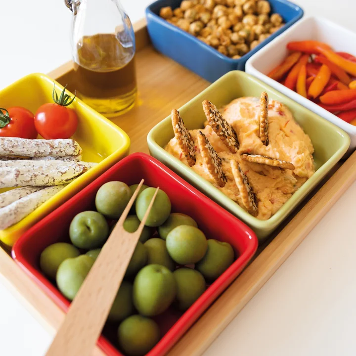 Schalenset mit Holztablett von Remember