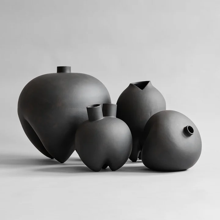 Sumo Vasen in coffee / dunkelbraun von 101 Copenhagen