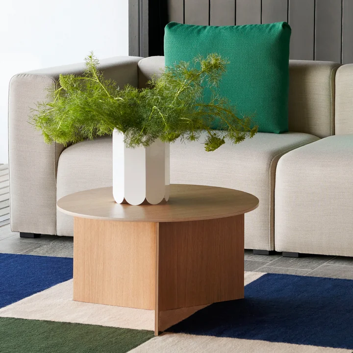 Der Slit Table Round von HAY