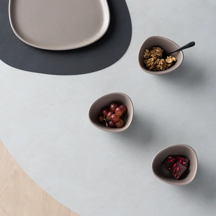 Curve Stoneware Schale von Lind DNA