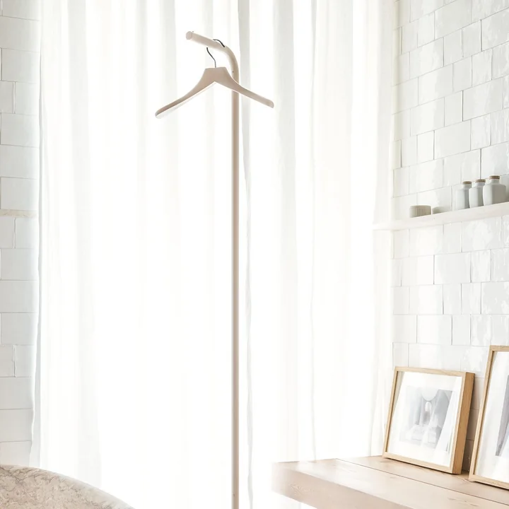 Bow Garderobenständer von Schönbuch