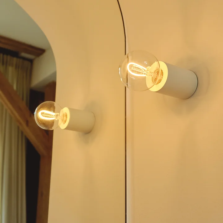 Bee Wand- und Deckenleuchte von Collection in der Farbe weiß