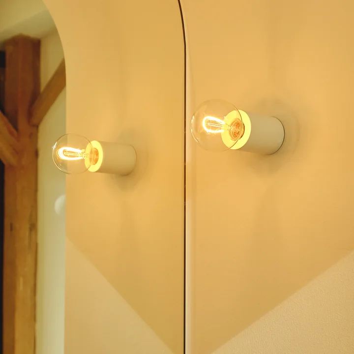 Bee Wand- und Deckenleuchte von Collection in der Farbe weiß