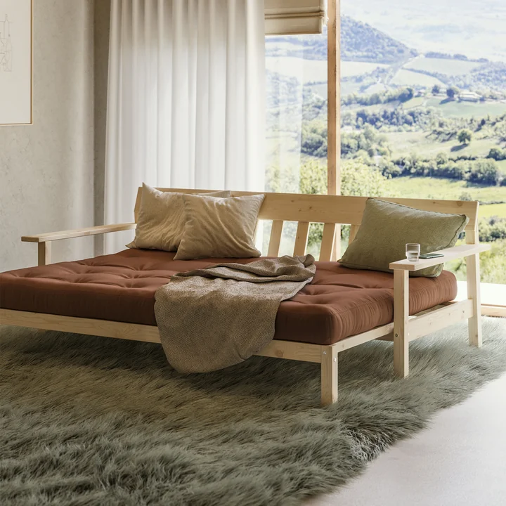 Unwind Schlafsofa, Kiefer natur / Mokka von Karup Design