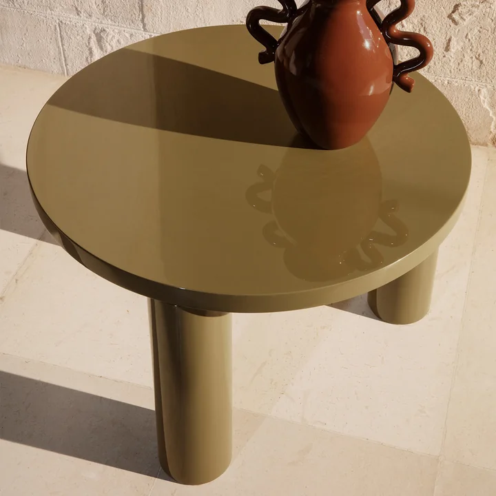 Post Couchtisch Ø 65 x H 41 cm, olive von Ferm Living