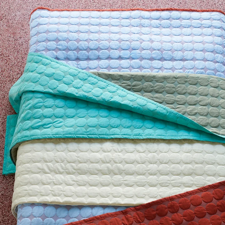 Mega Dot Tagesdecke von HAY