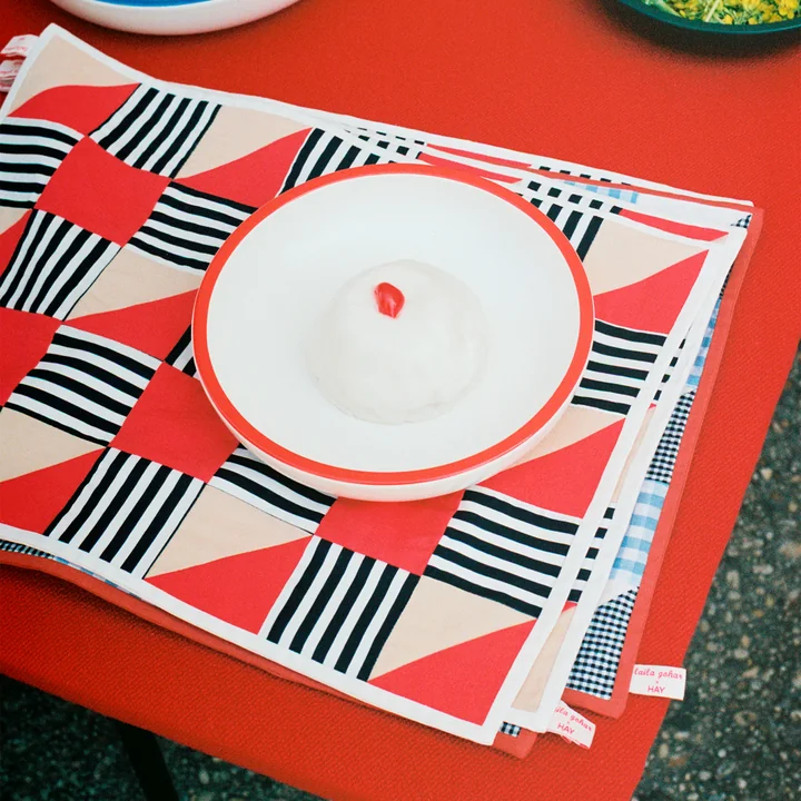 Sobremesa Situation von HAY