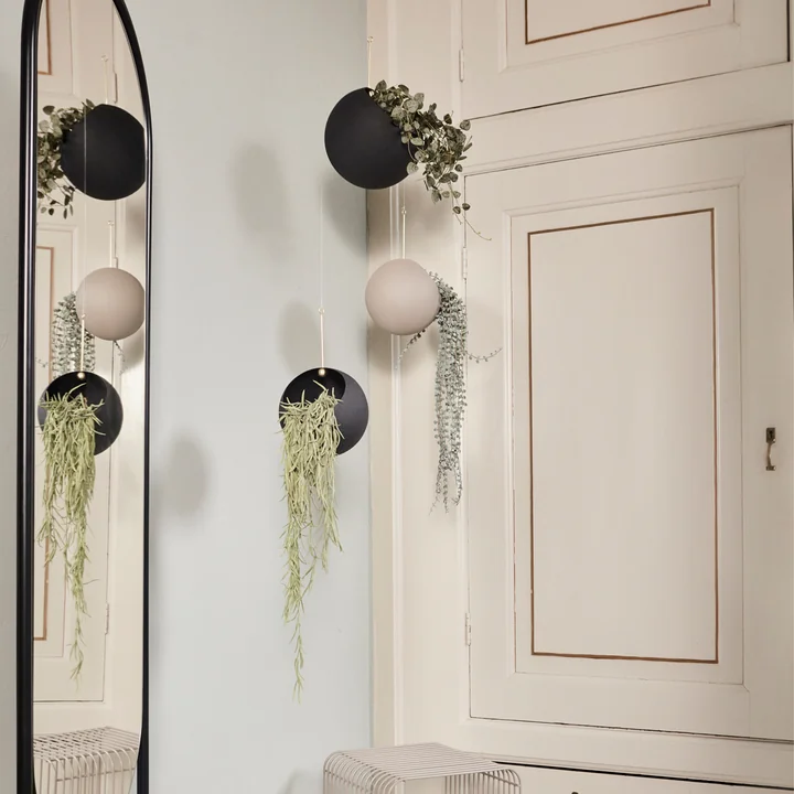 Globe Hängeblumentopf von AYTM