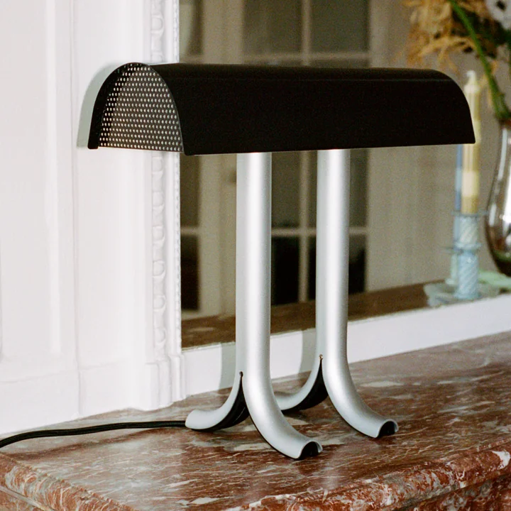 Anagram Tischleuchte, schwarz von HAY