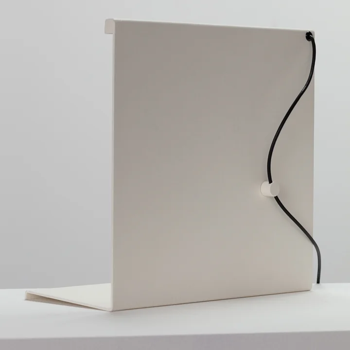 LBM Tischleuchte, cream white von HAY