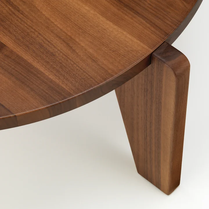 Guéridon Bas Couchtisch, amerikanischer Nussbaum geölt von Vitra