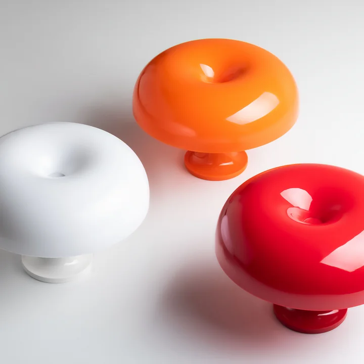 Nessino Tischleuchte von Artemide in der Farbe rot