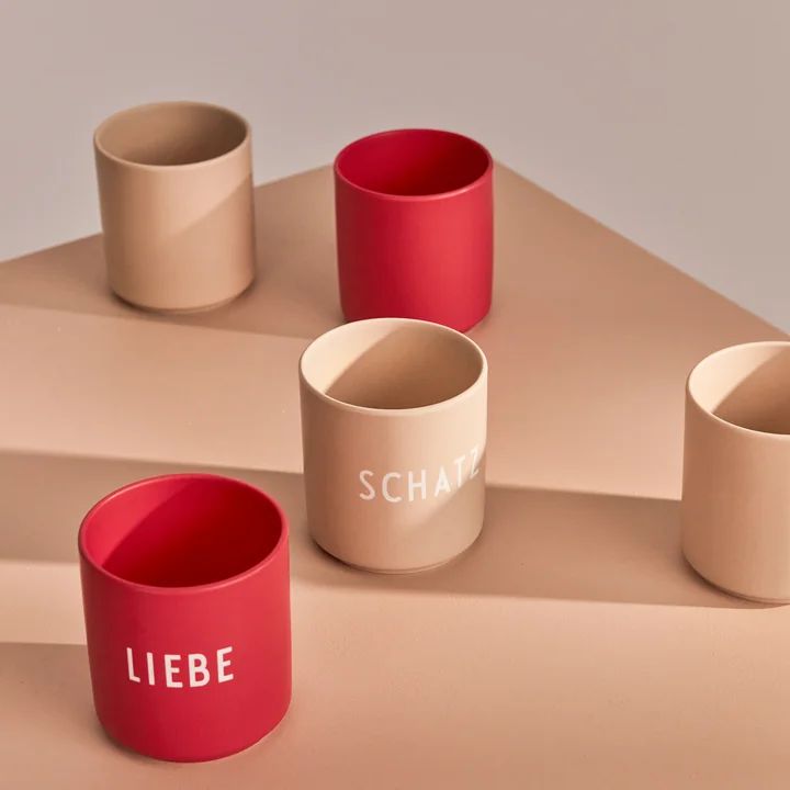 AJ Favourite Porzellan Becher von Design Letters in der Ausführung AJ Favourite Porzellan Becher