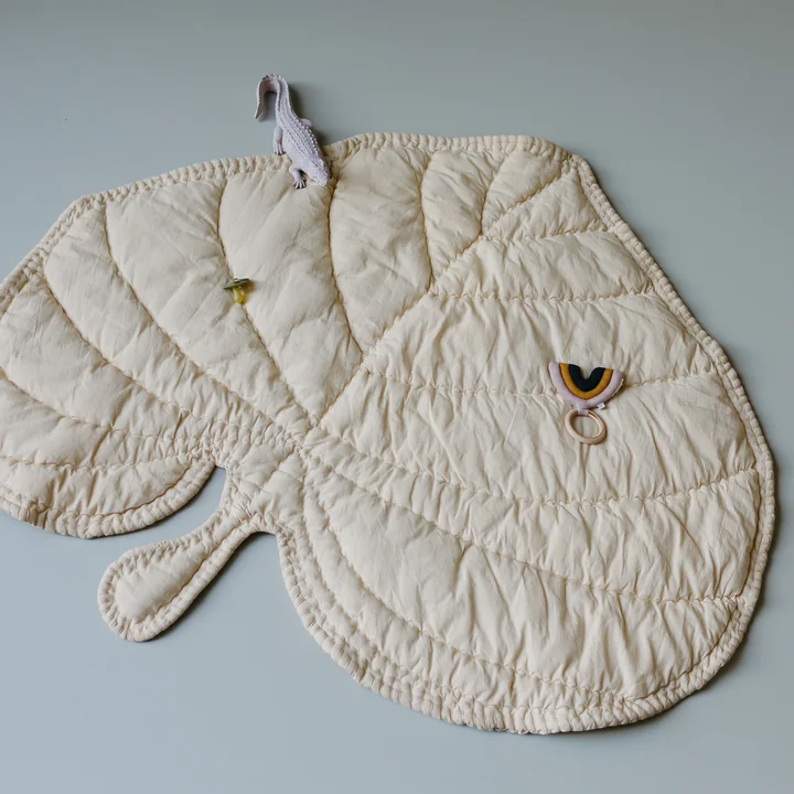 Leaf Spieldecke von Nofred in der Farbe sand