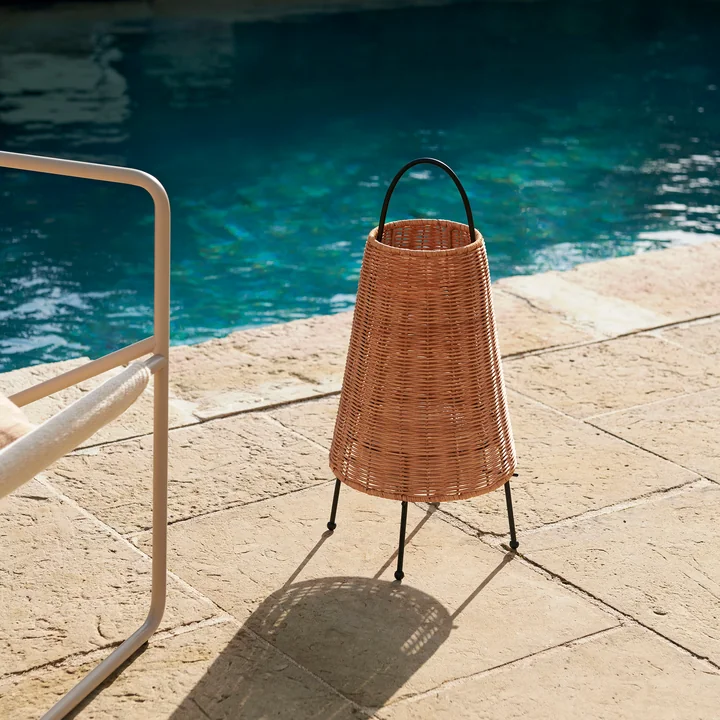 Porti LED Tischleuchte Rattan von Ferm Living