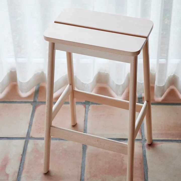 Angle Barhocker von Form & Refine 
