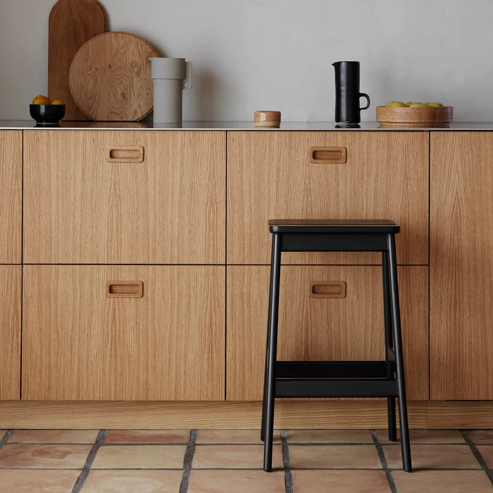 Angle Barhocker von Form & Refine 