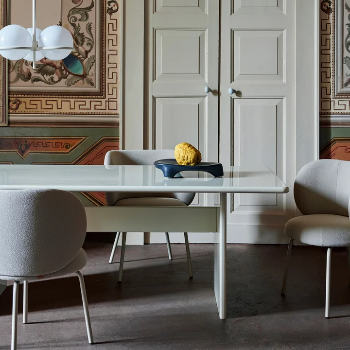 Rink Dining Table von Ferm Living in der Farbe eggshell