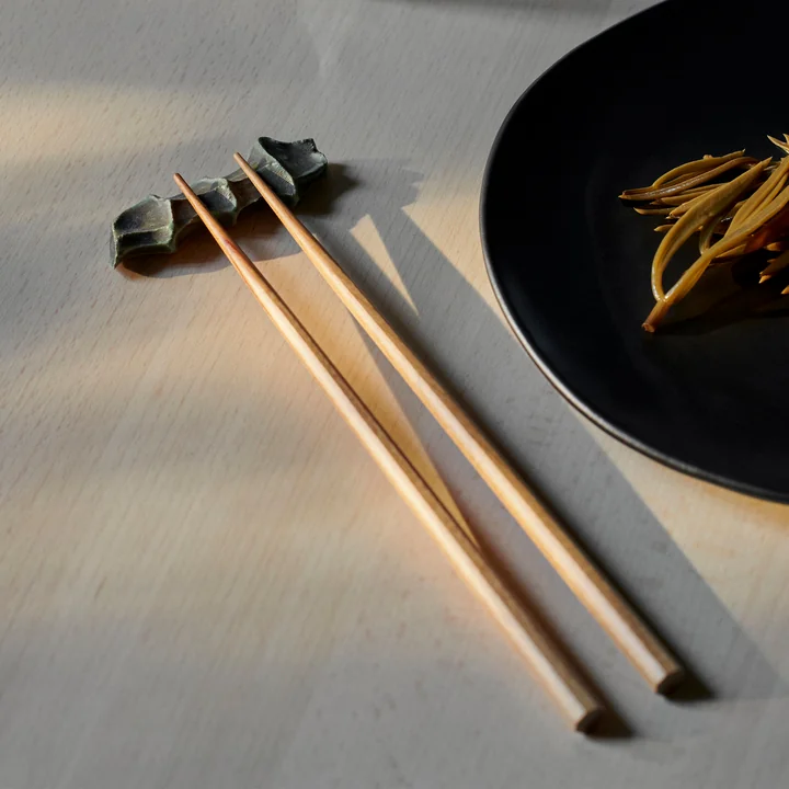 Serre Besteckablage von Ferm Living in der Farbe moss green