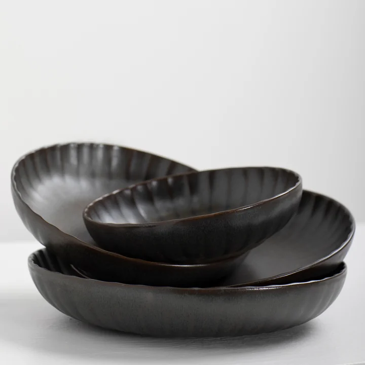 Inku Teller von Serax in der Farbe grün