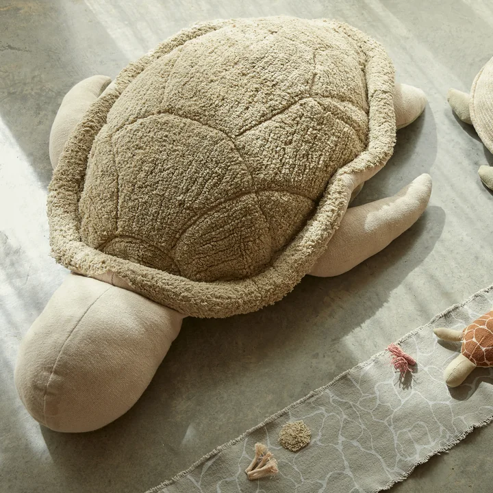 Sea Turtle Pouf von Lorena Canals