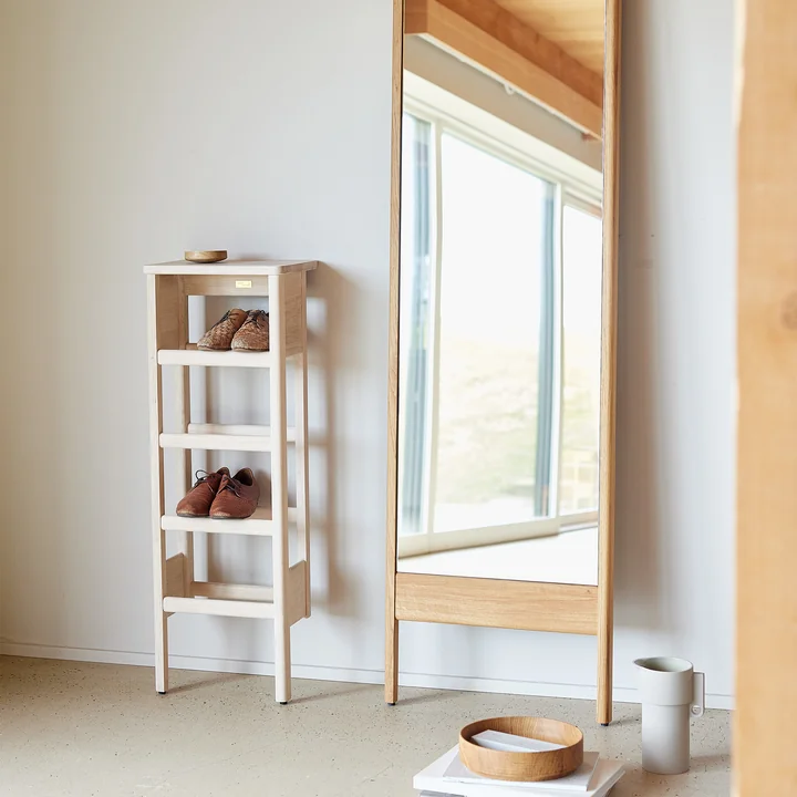 Form & Refine - A Line Schuhregal und Spiegel