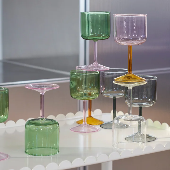 Tint Weinglas von HAY in der Ausführung grün / pink (2er-Set)