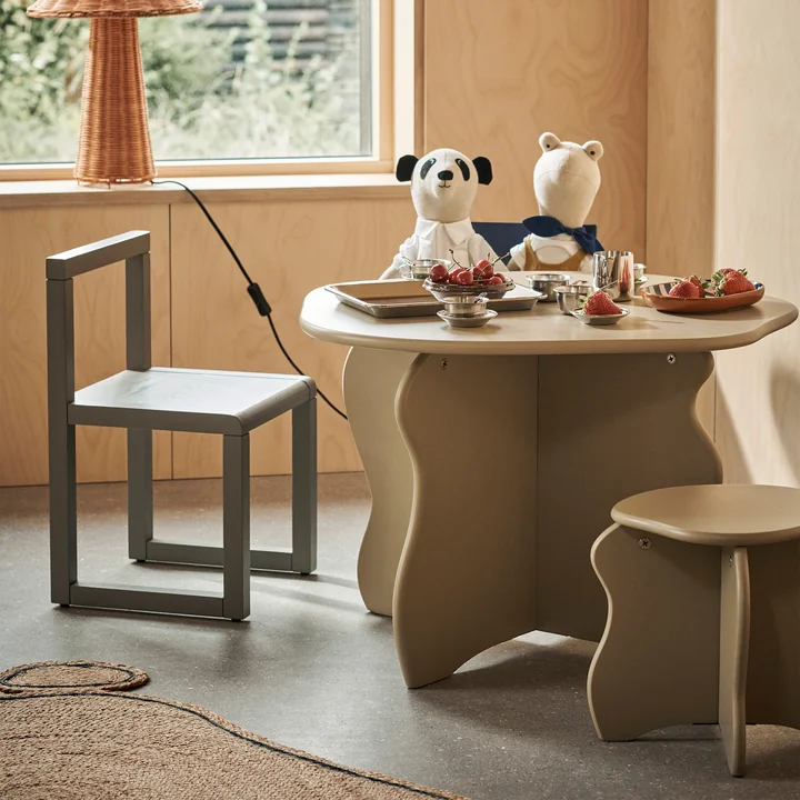 Ferm Living - Slope Kindertisch und Hocker, cashmere