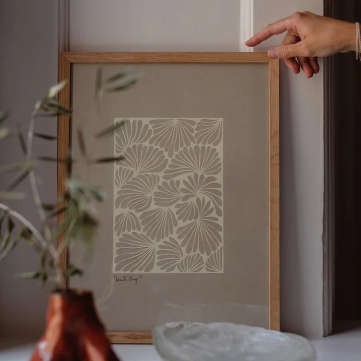 Flowers No. 01 von Little Detroit für The Poster Club