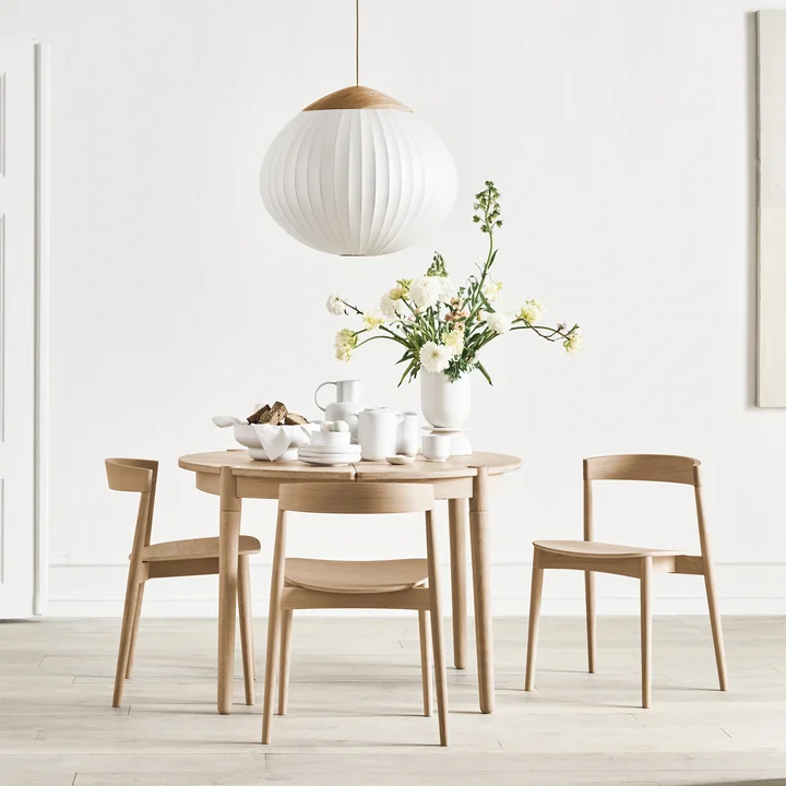 Acorn Pendelleuchte Ø 64 cm, Eiche geölt / Opalglas matt von Bolia