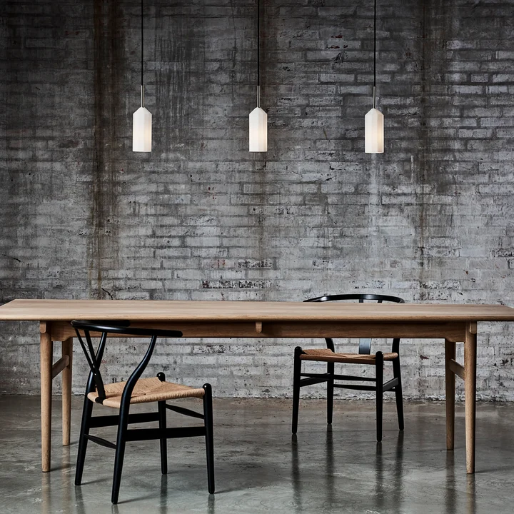 Pliverré Pendelleuchte von Le Klint in schwarz / weiß