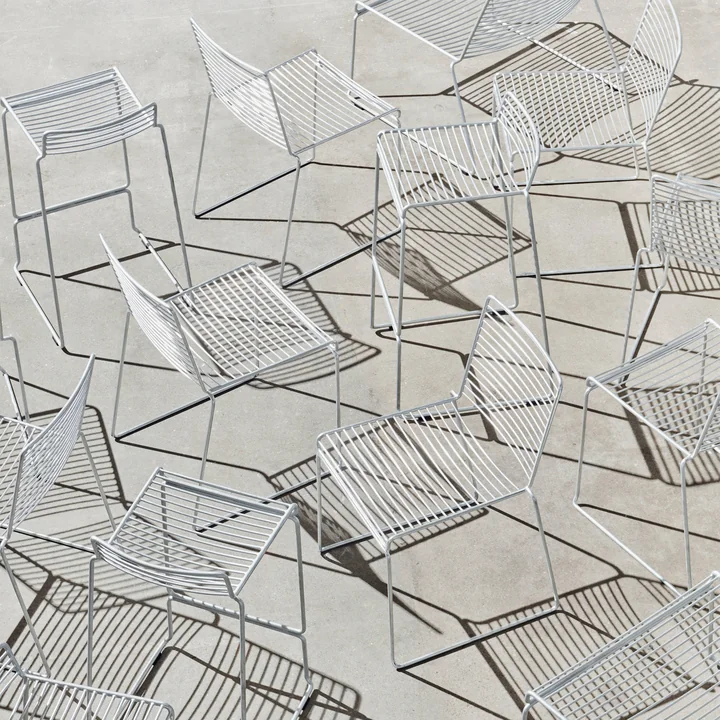 Hee Dining Chair und Barhocker, hot galvanised von HAY