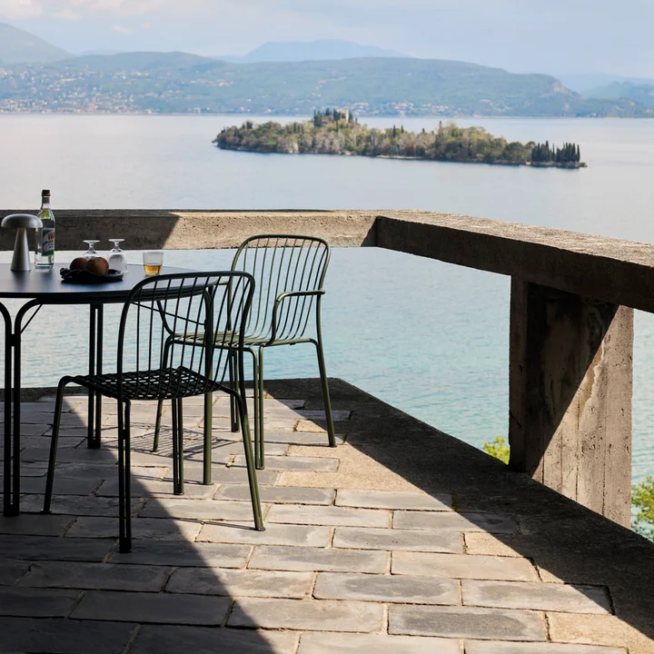 Thorvald SC95 Outdoor Armlehnstuhl von &Tradition