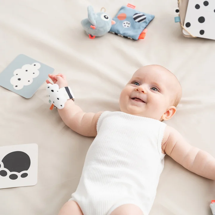 Rasselarmband von Done by Deer 