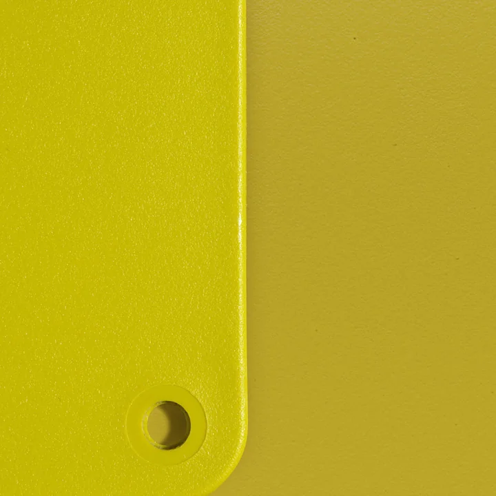 Eames Plastic RE Materialmuster von Vitra in der Farbe senf