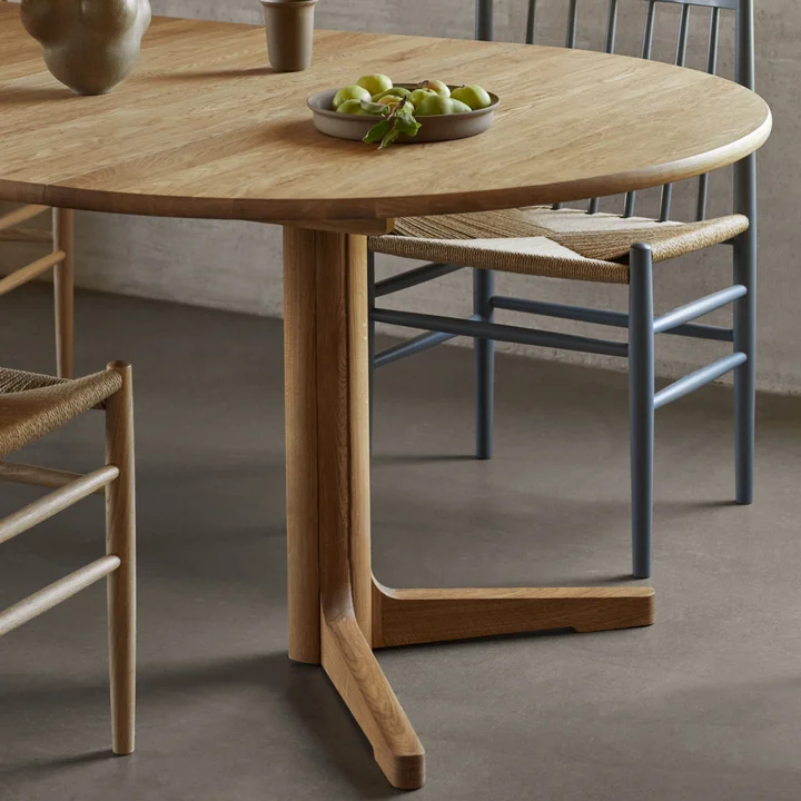 C69E Esstisch mit zwei Zusatzplatten von FDB Møbler