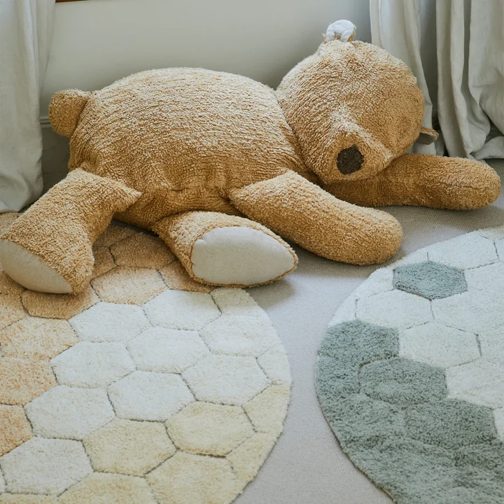 Sleepy Bear Pouf von Lorena Canals 