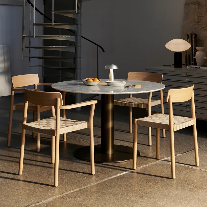 Betty TK9 Armlehnstuhl, Eiche natur / Gewebe natur von &Tradition