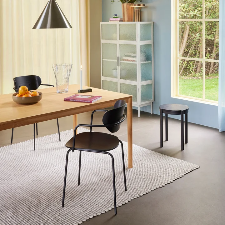 Plex Schrank und Arch Stuhl von Hübsch Interior